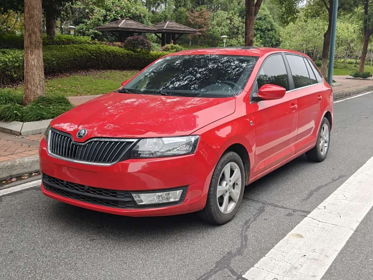 Skoda Rapid Spaceback 2016 car image #2