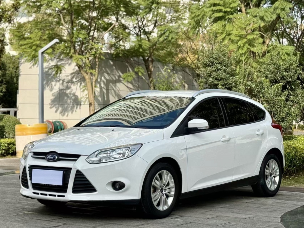 Ford Focus (Imported) 2014 #2 Ford Focus (Imported) 2014 car image #2