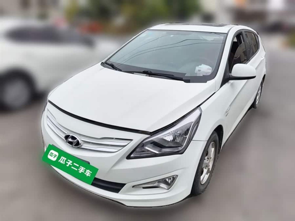Hyundai Reina Hatchback 2015 imagem de carro #2