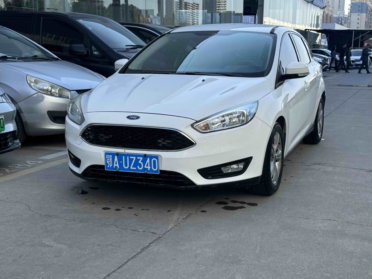 Ford Focus (Imported) 2016 صورة سيارة #2