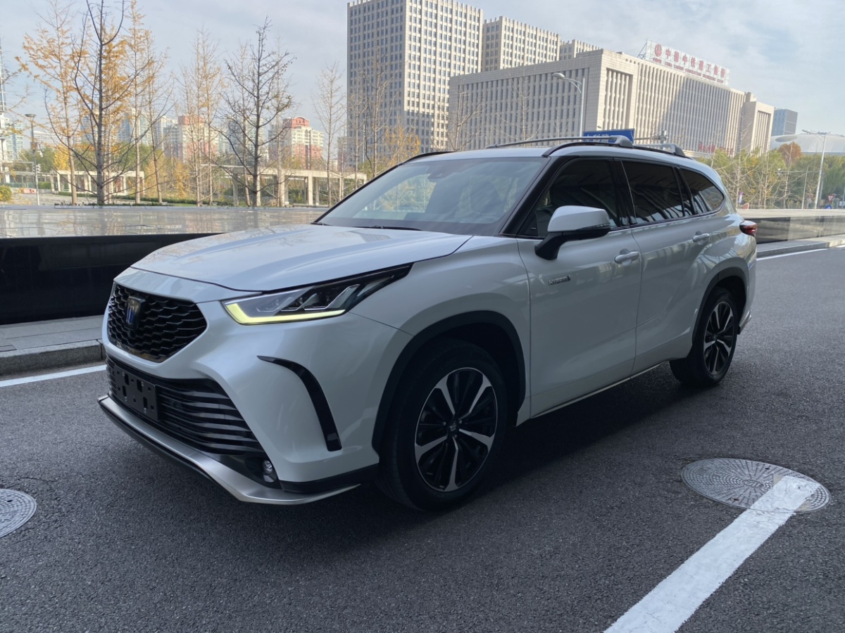 Toyota Crown Kluger 2021 immagine di auto #2