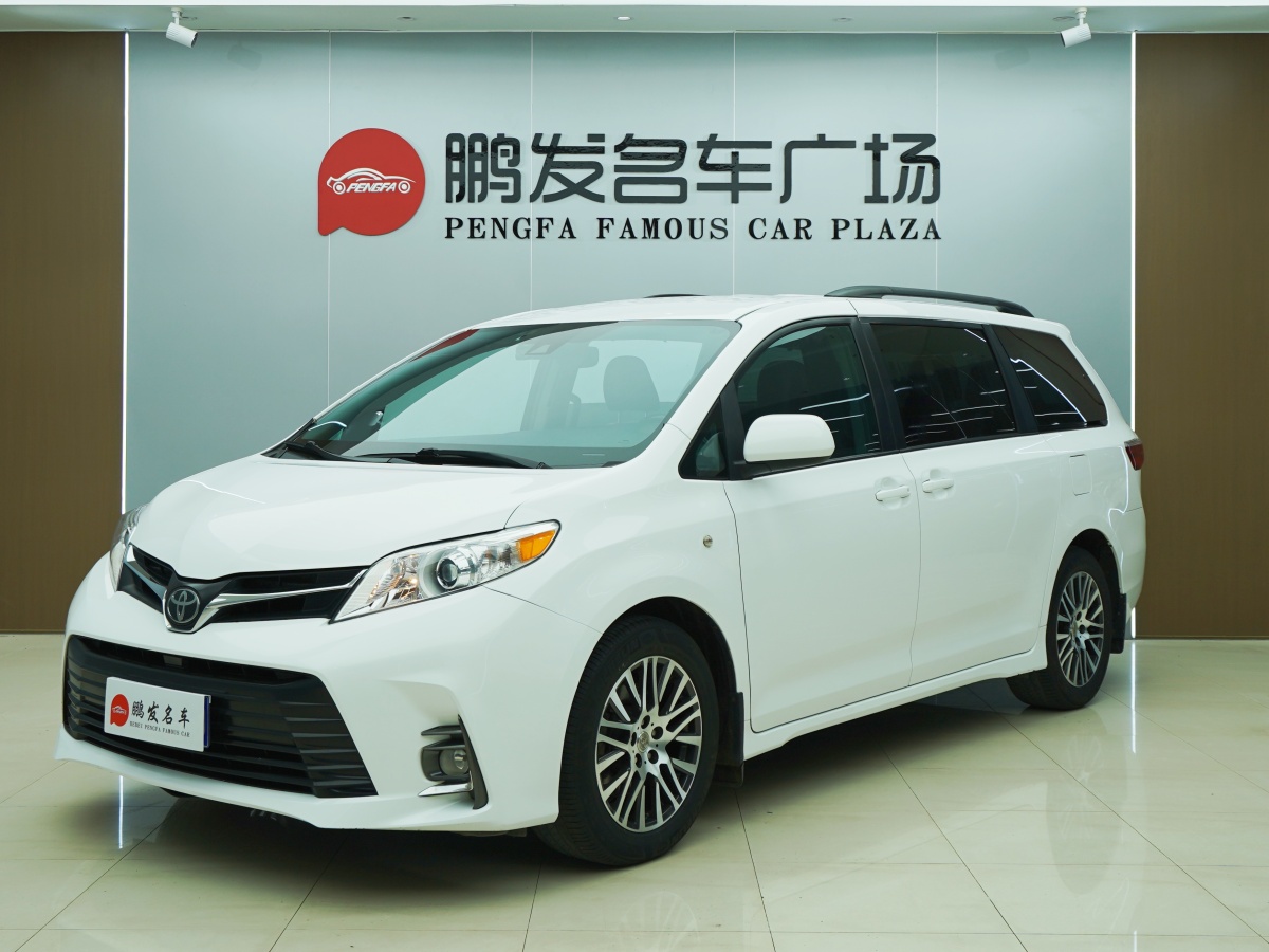 Toyota SIENNA 2018 car image #2