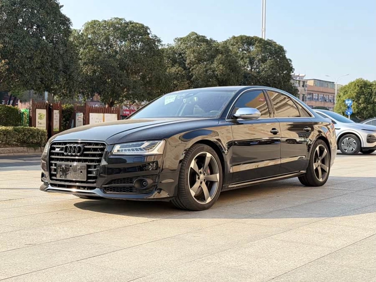 Audi S8 2015 car image #2