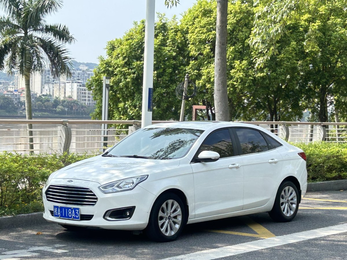 Ford Escort 2016 imagen de coche #2