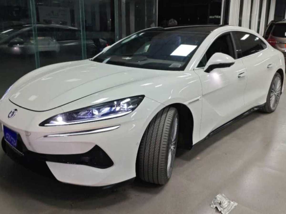 Denza Z9 2024 car image #2