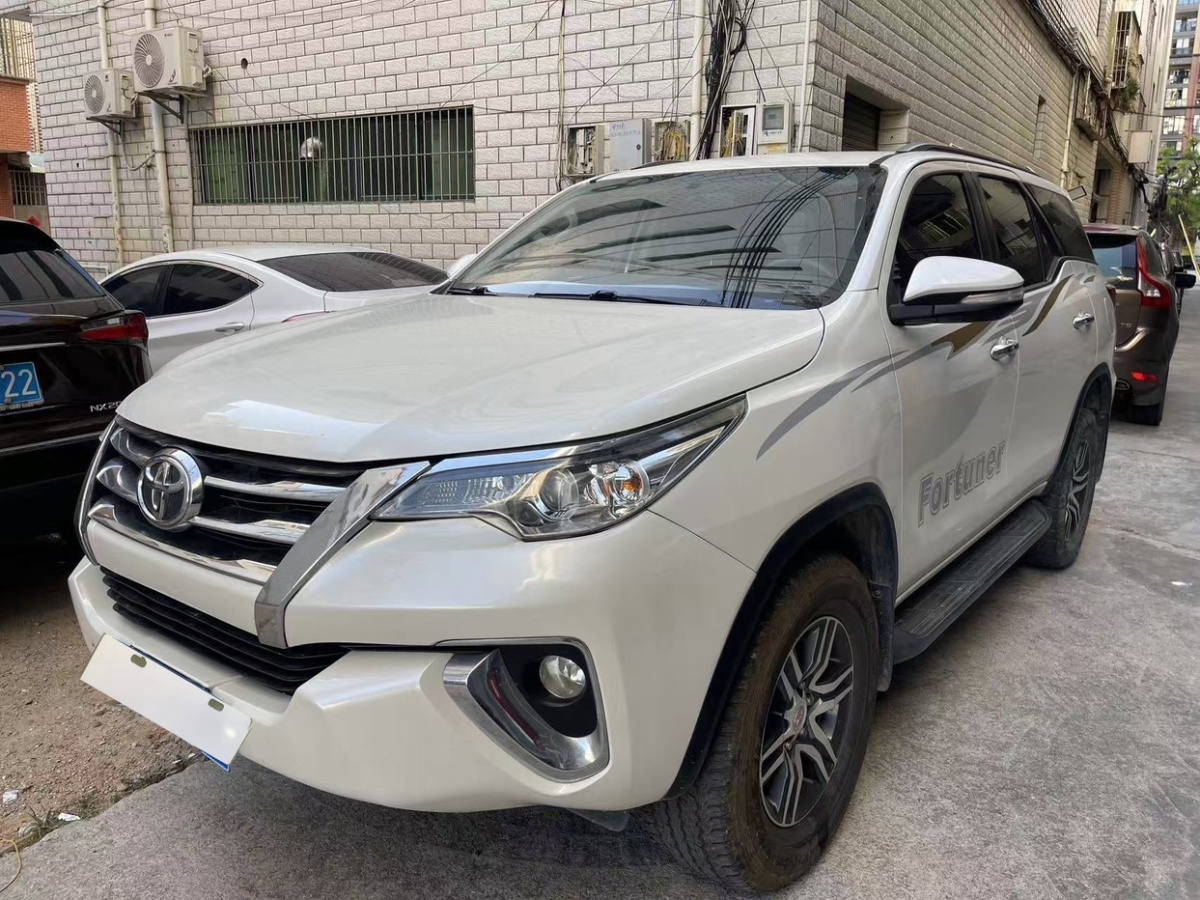 Toyota Fortuner 2017 #2 Toyota Fortuner 2017 immagine di auto #2