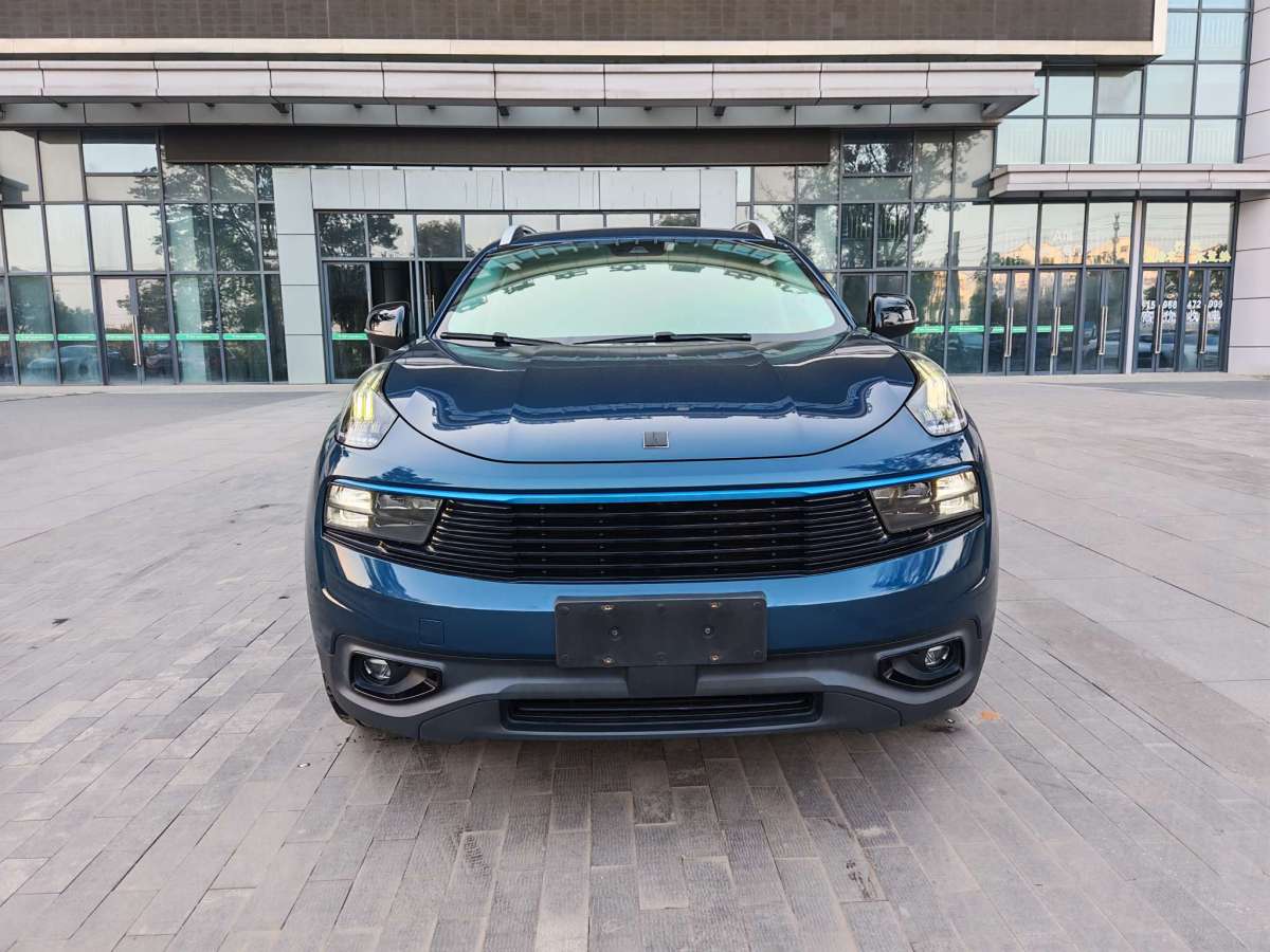Lynk & Co 01 2019 car image #2