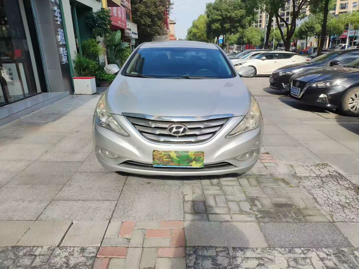 现代 索纳塔 2011 汽车图片 #2