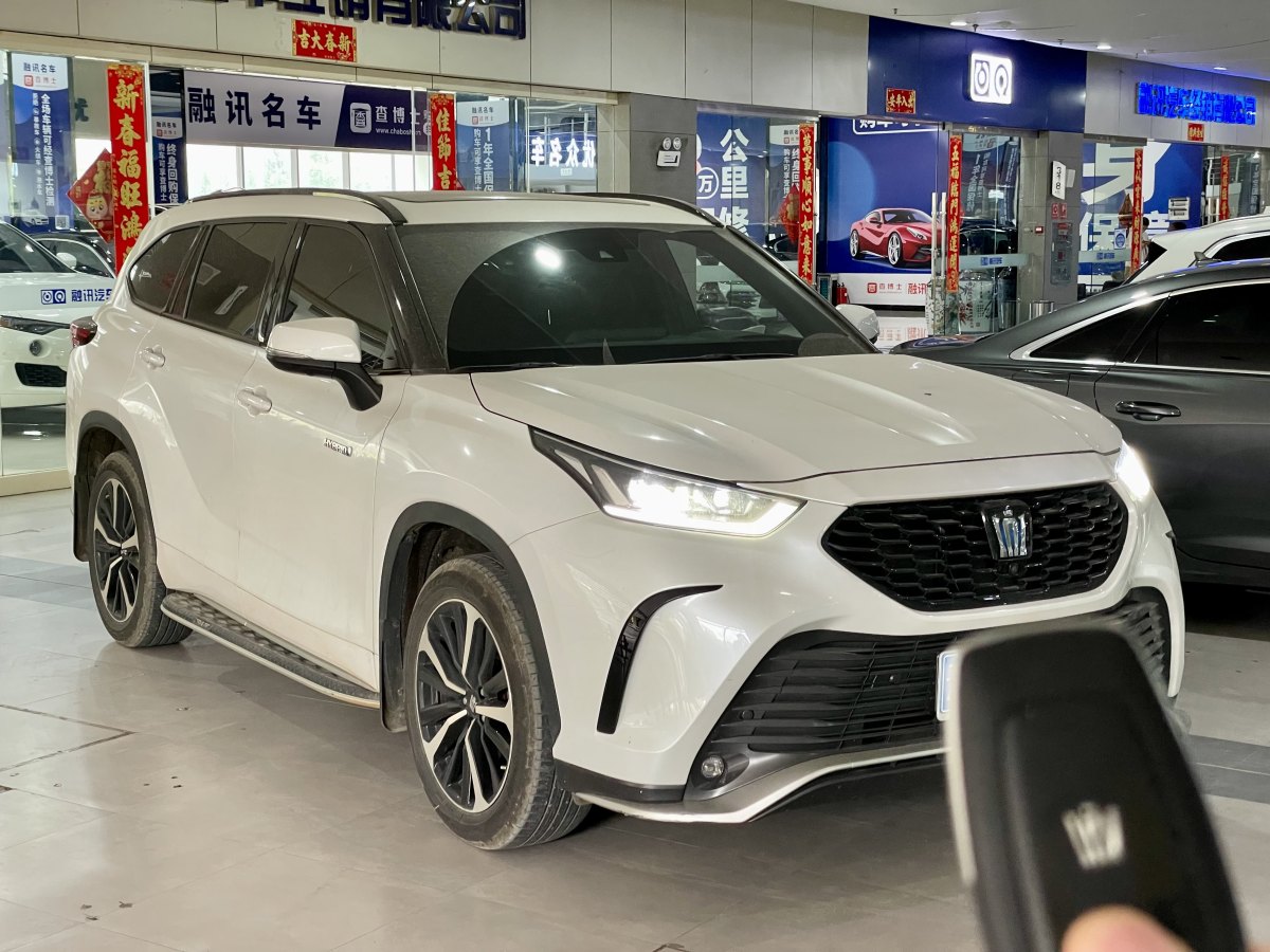 Toyota Crown Kluger 2023 car image #2