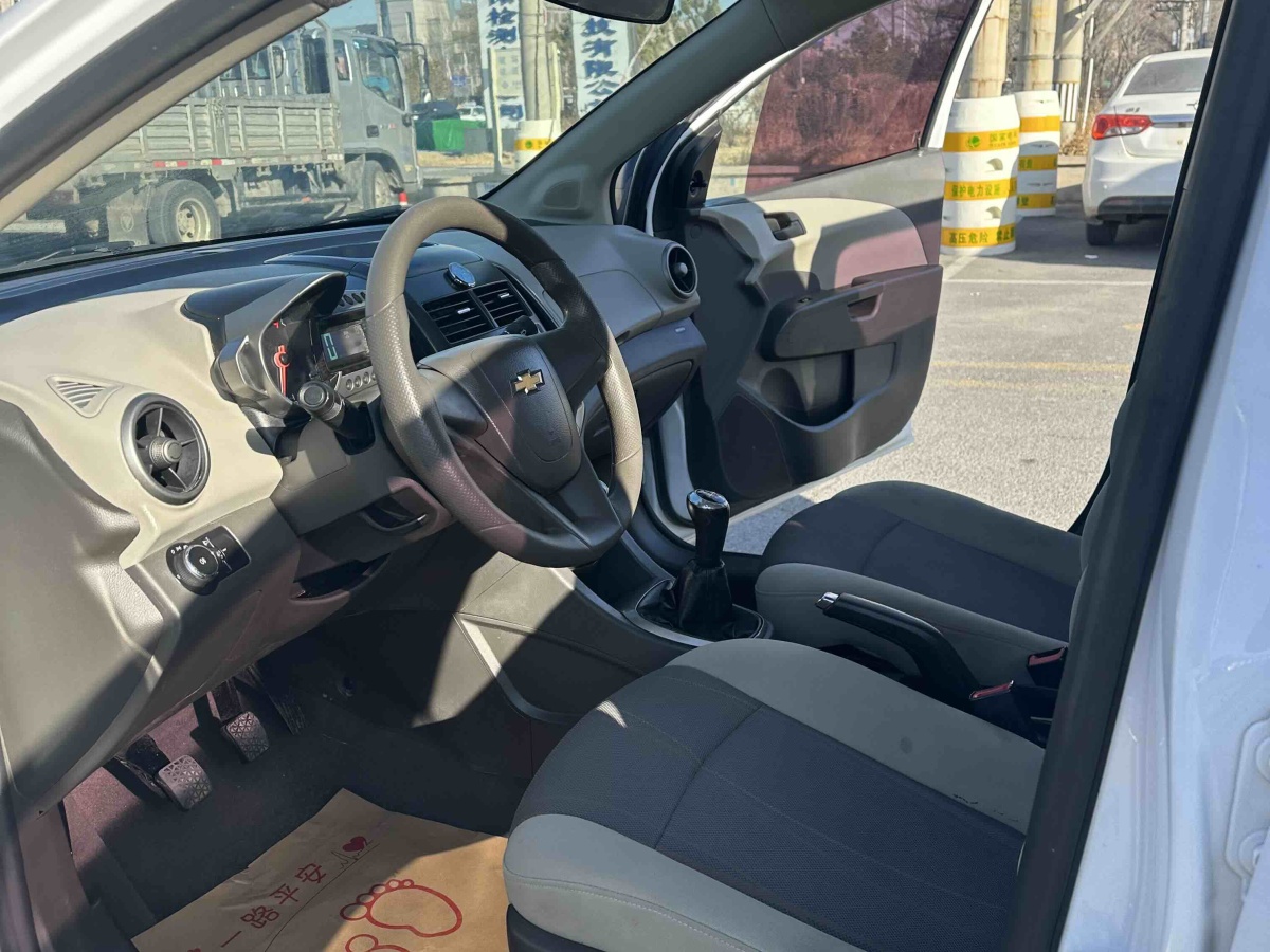 雪佛兰 爱唯欧 2014 汽车图片 #2