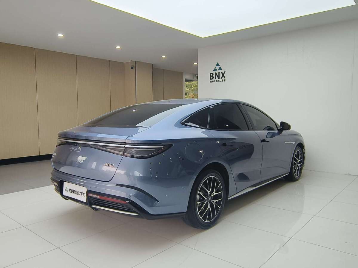 BYD Seal 07 DM-i 2025 car image #2