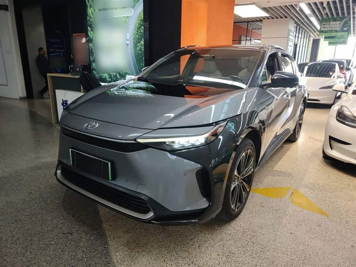 Toyota bZ4X 2022 immagine di auto #2