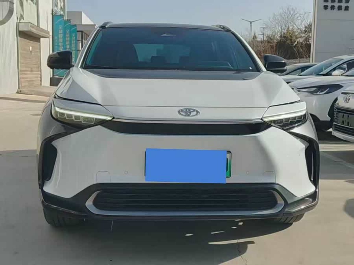 Toyota bZ4X 2022 immagine di auto #2