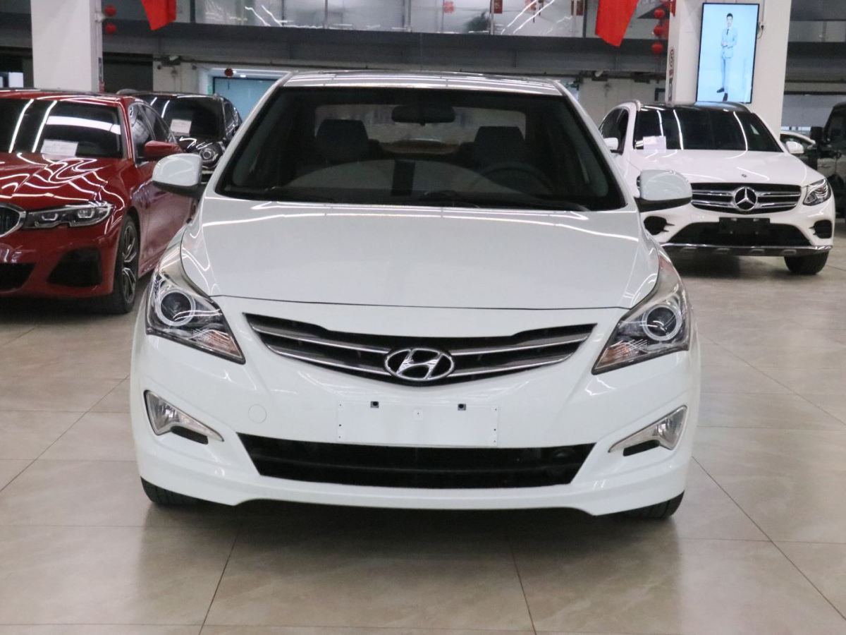 Hyundai Reina 2014 #2 Hyundai Reina 2014 car image #2