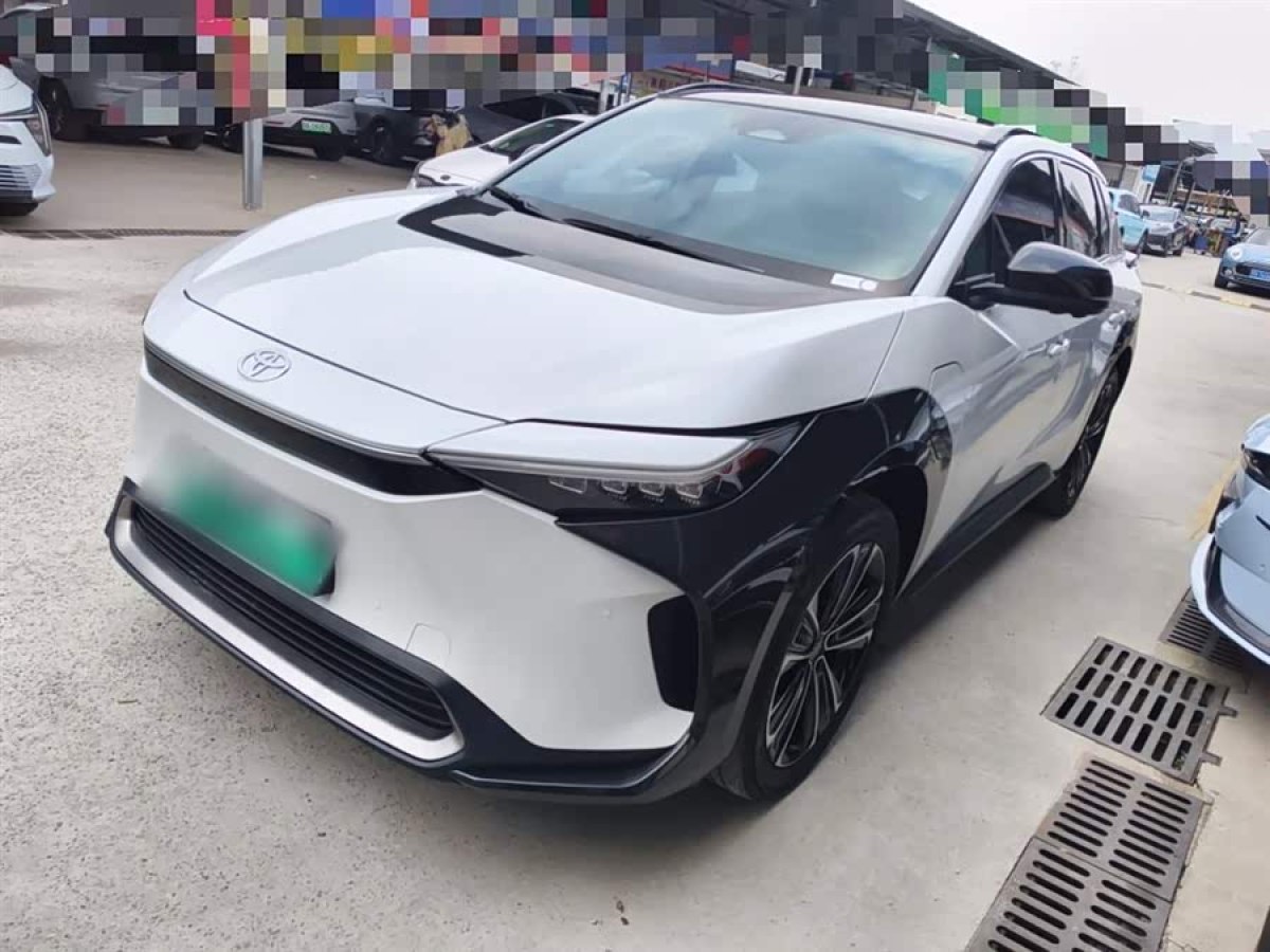 Toyota bZ4X 2022 immagine di auto #2