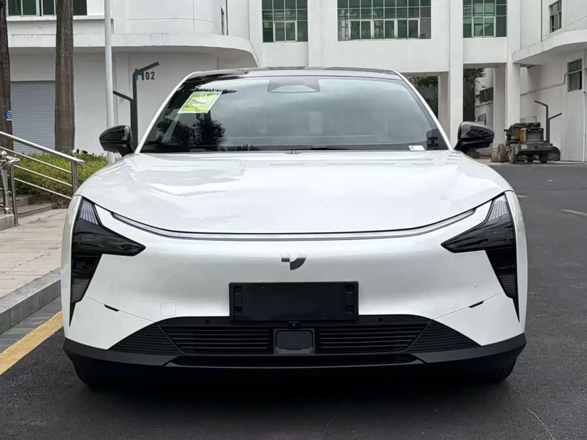 2025 car image #2