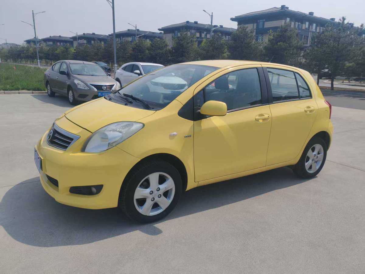 Toyota Yaris 2010 imagem de carro #2