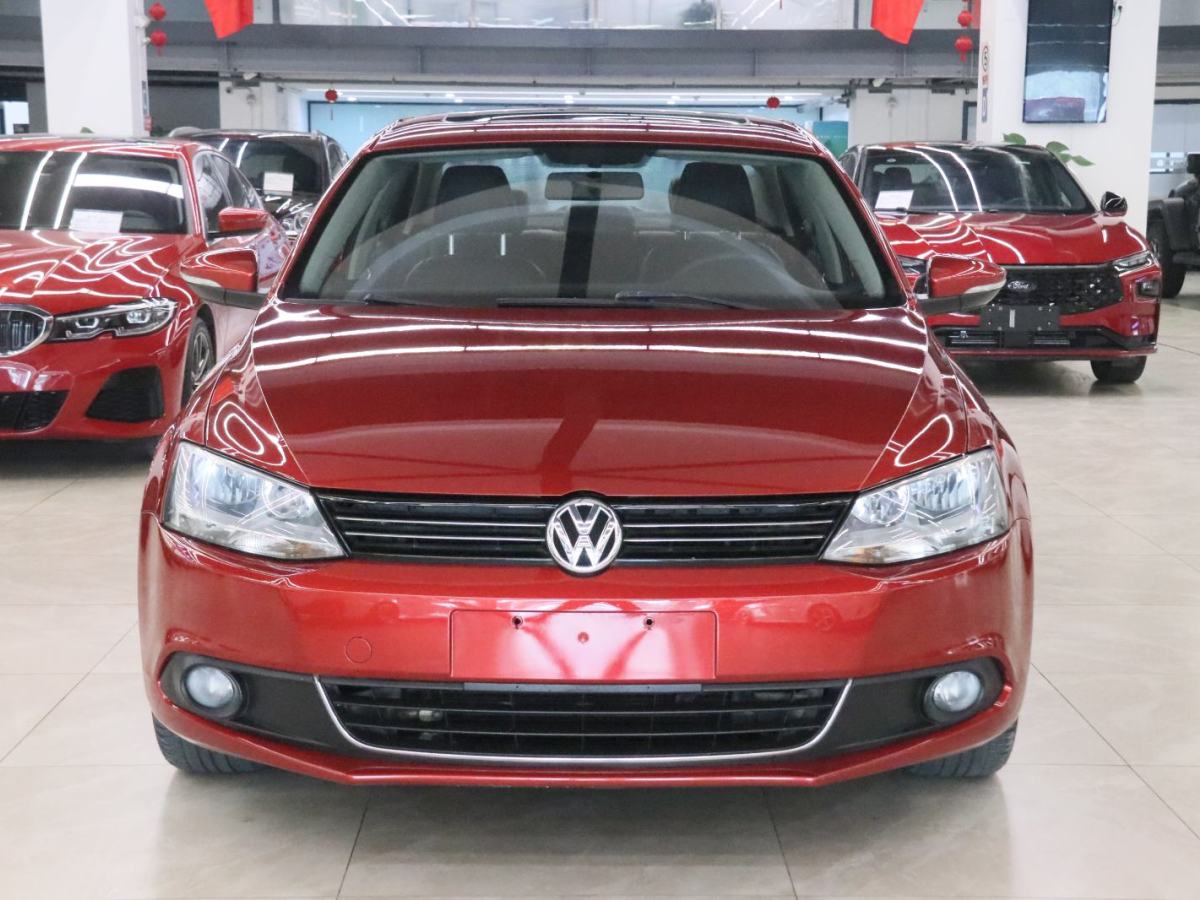 Volkswagen Sagitar 2013 immagine di auto #2