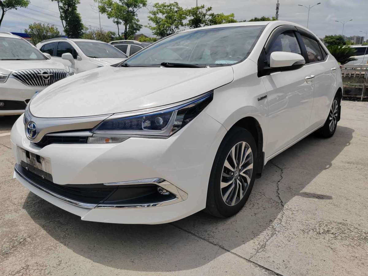 Toyota Corolla Hybird E+ 2017 immagine di auto #2