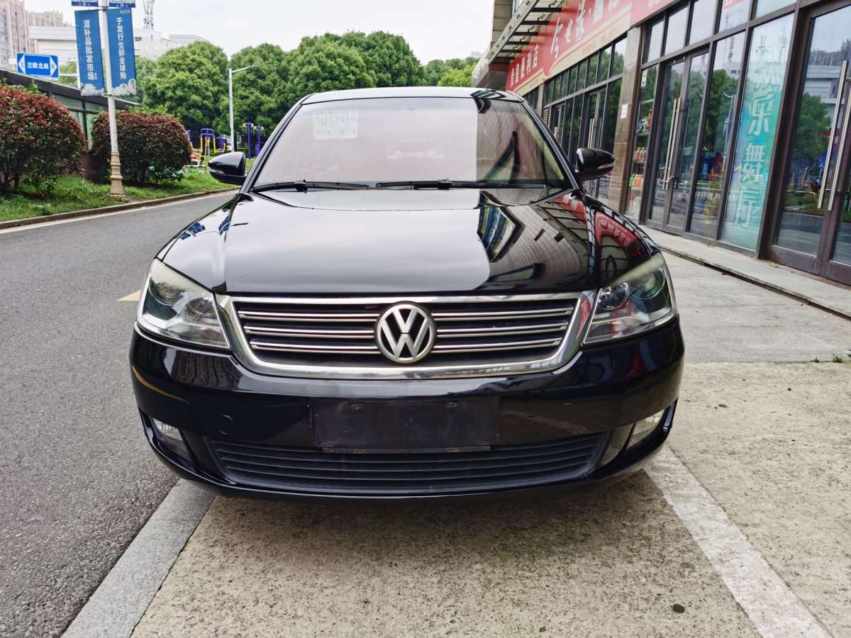 Volkswagen Passat Lingyu 2010 car image #2
