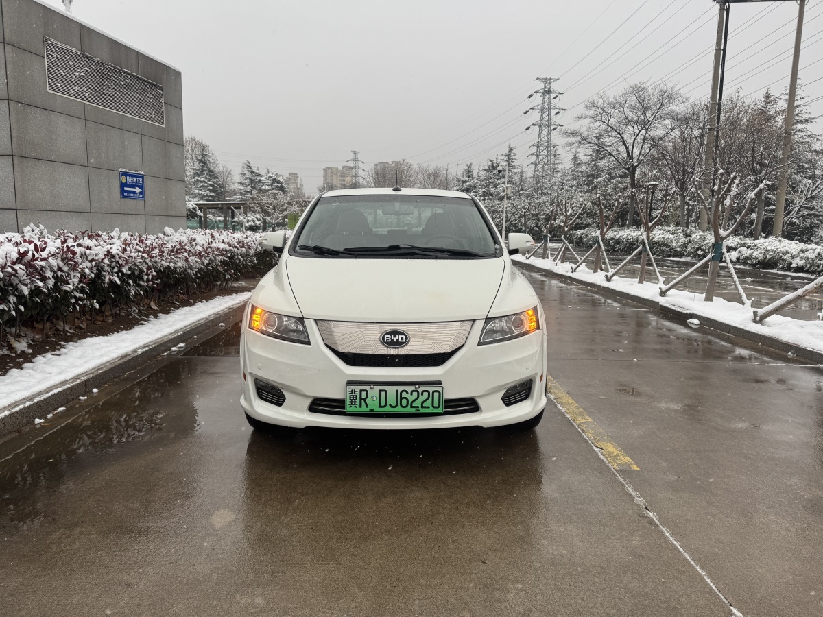 BYD e6 2016 #2 BYD e6 2016 car image #2