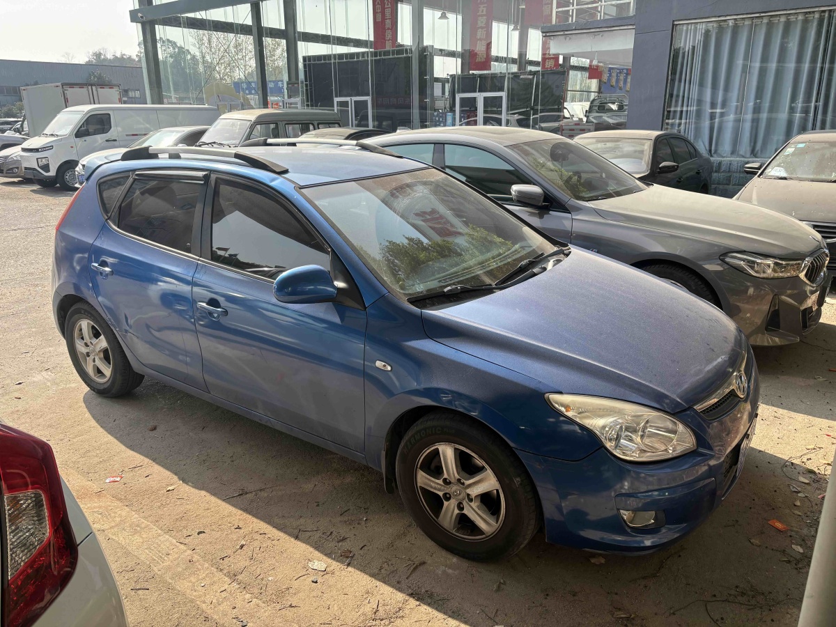 Hyundai i30 2010 #2 Hyundai i30 2010 car image #2