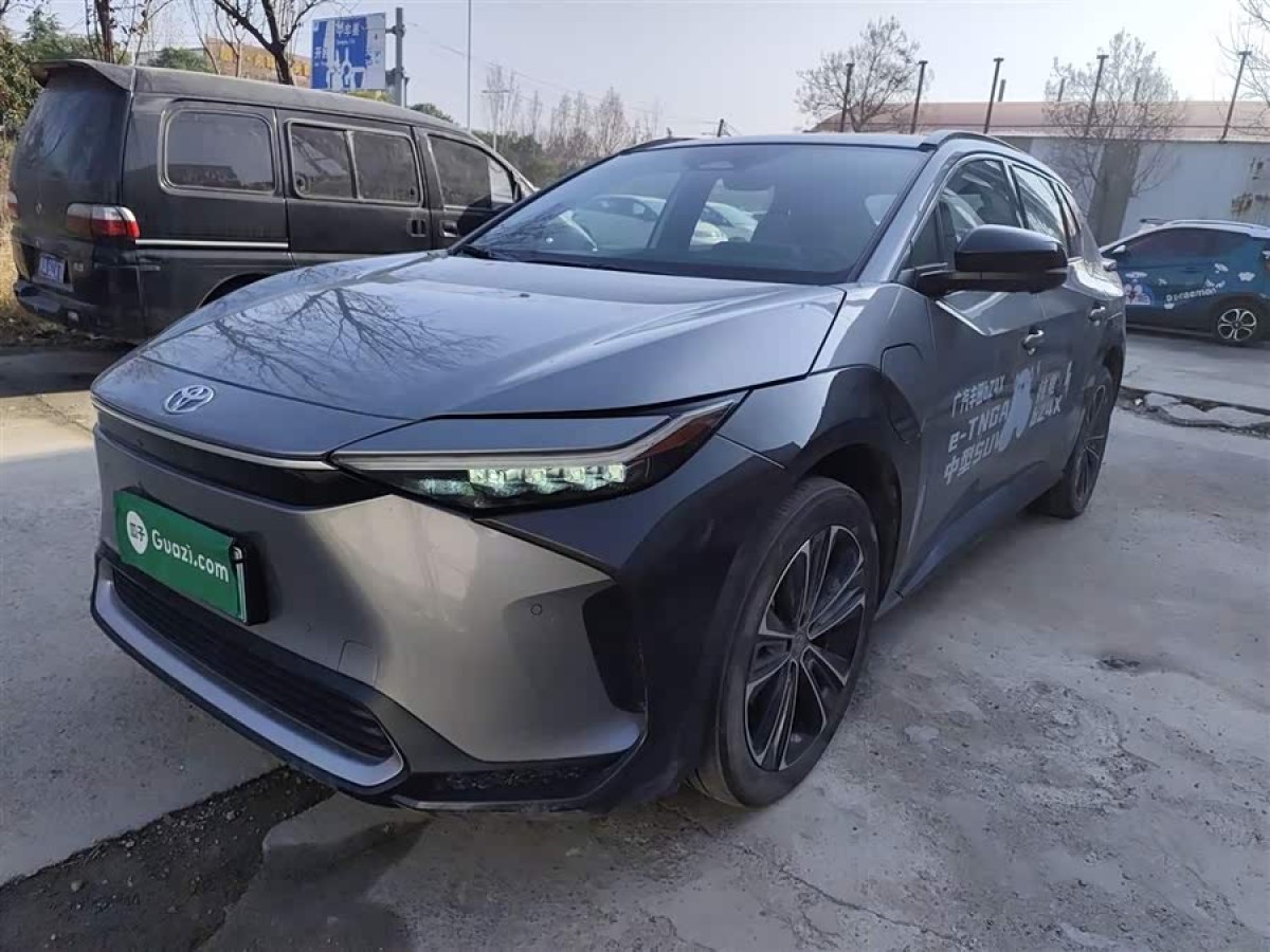 Toyota bZ4X 2022 immagine di auto #2