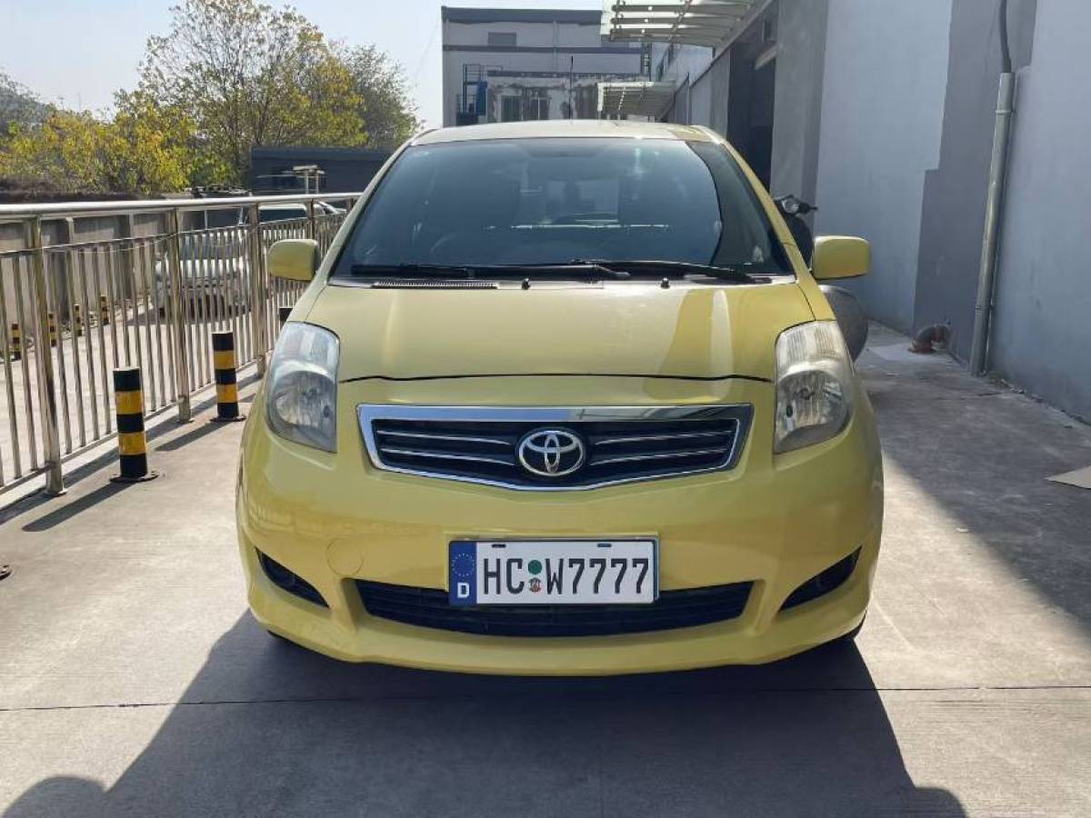 Toyota Yaris 2011 imagen de coche #2