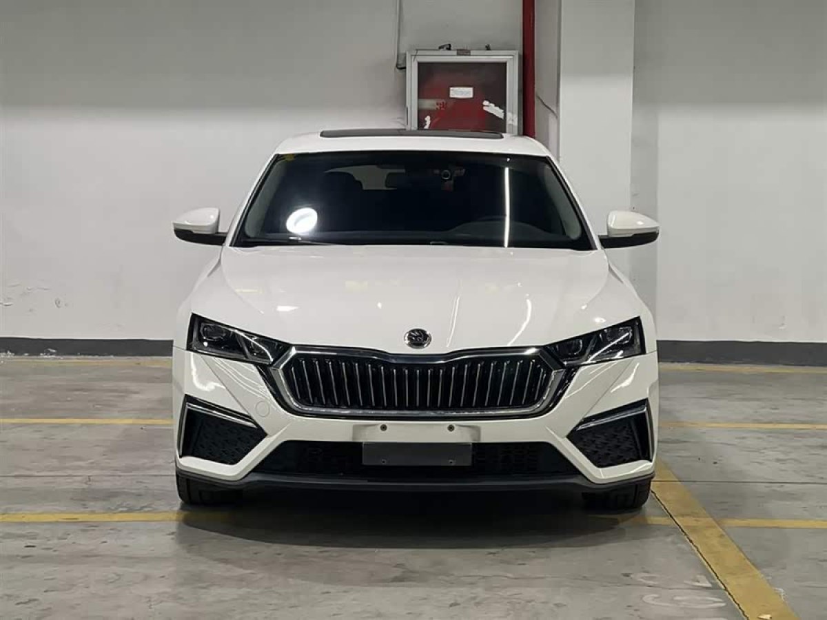Skoda Octavia 2021 #2 Skoda Octavia 2021 car image #2
