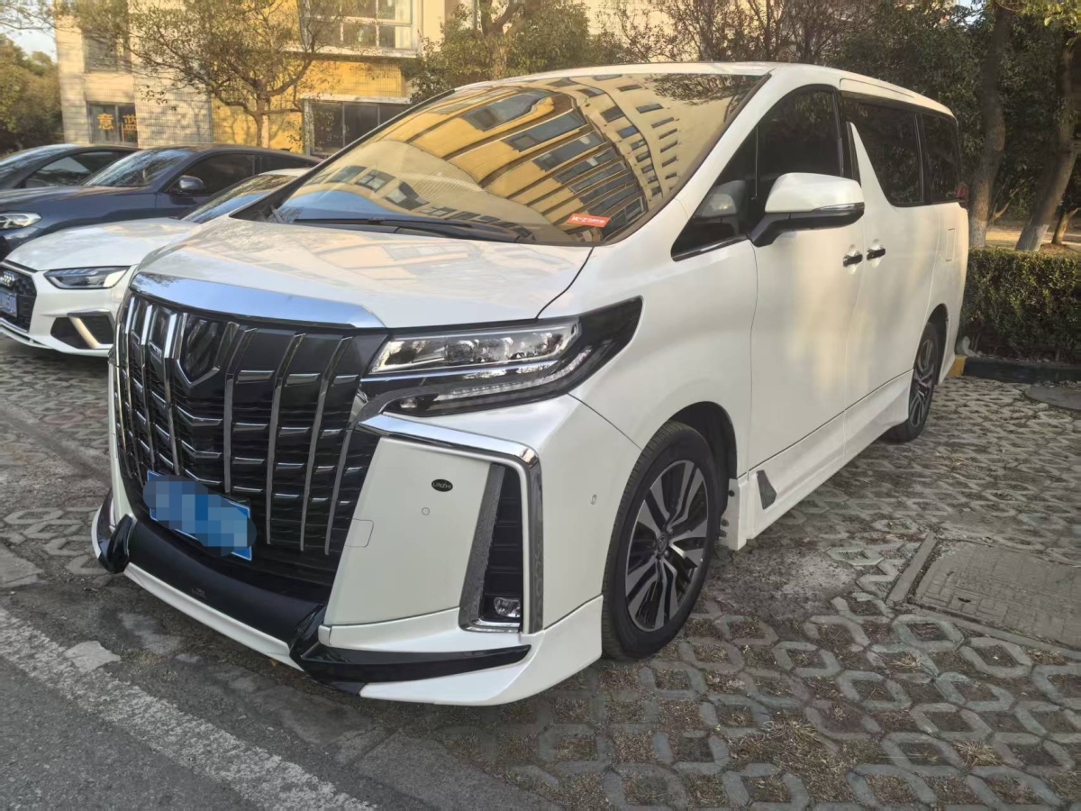 Toyota Alphard 2024 #2 Toyota Alphard 2024 car image #2