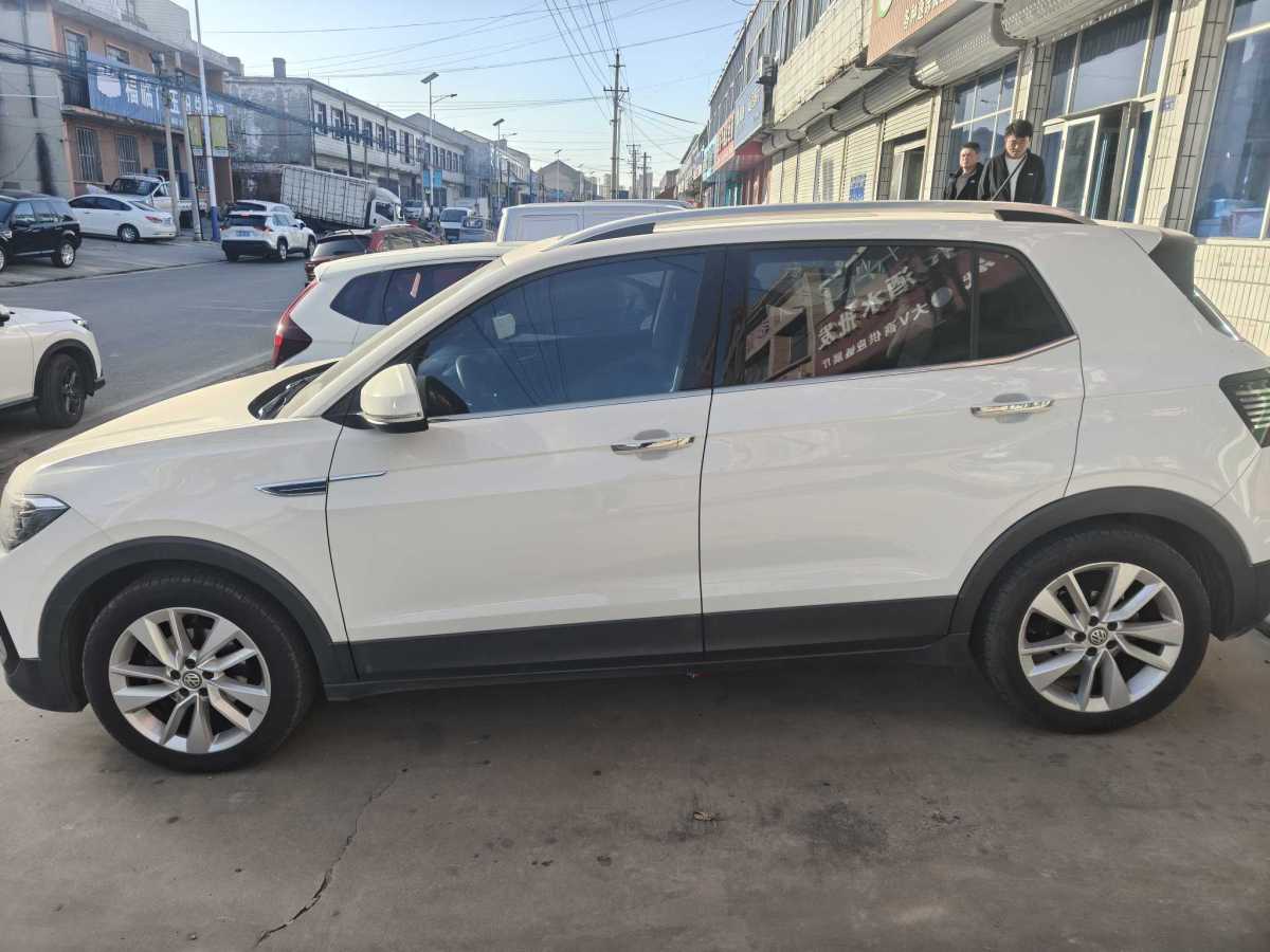 Volkswagen T-Cross 2020 car image #2