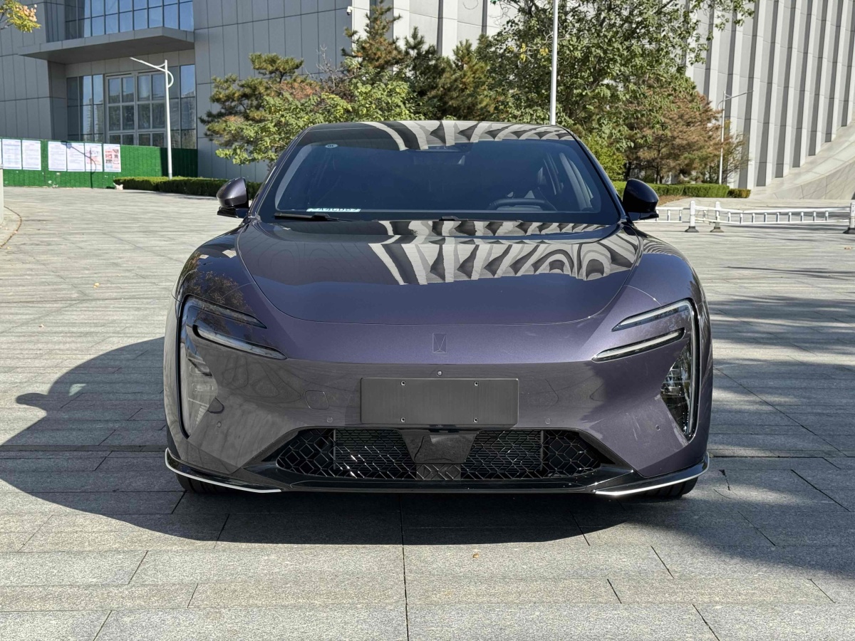 Avatr 06 2025 car image #2