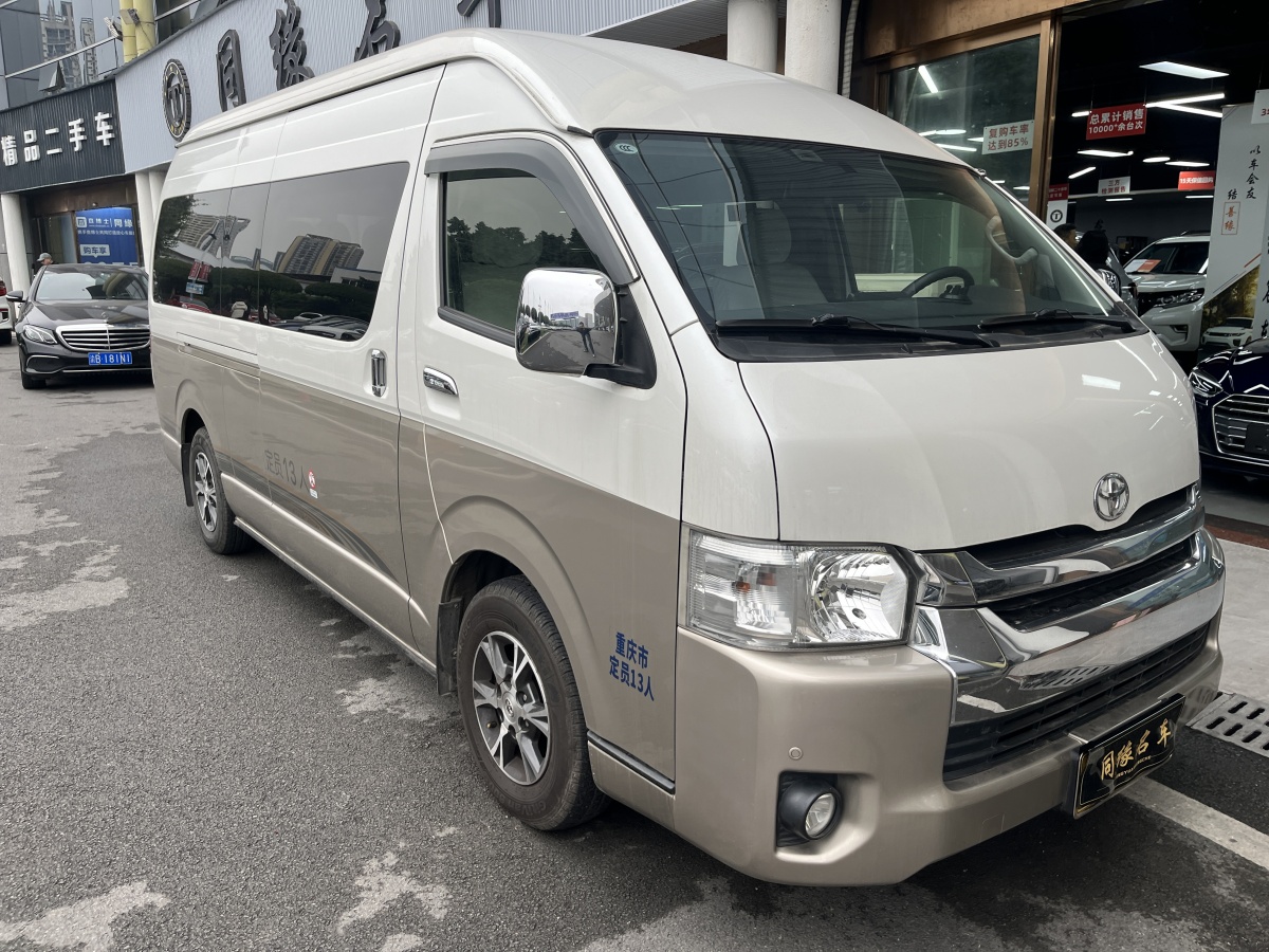 Toyota Hiace 2016 car image #2