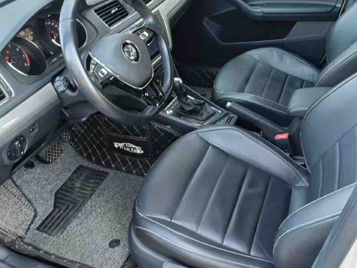 Volkswagen Gran Lavida 2018 immagine di auto #2