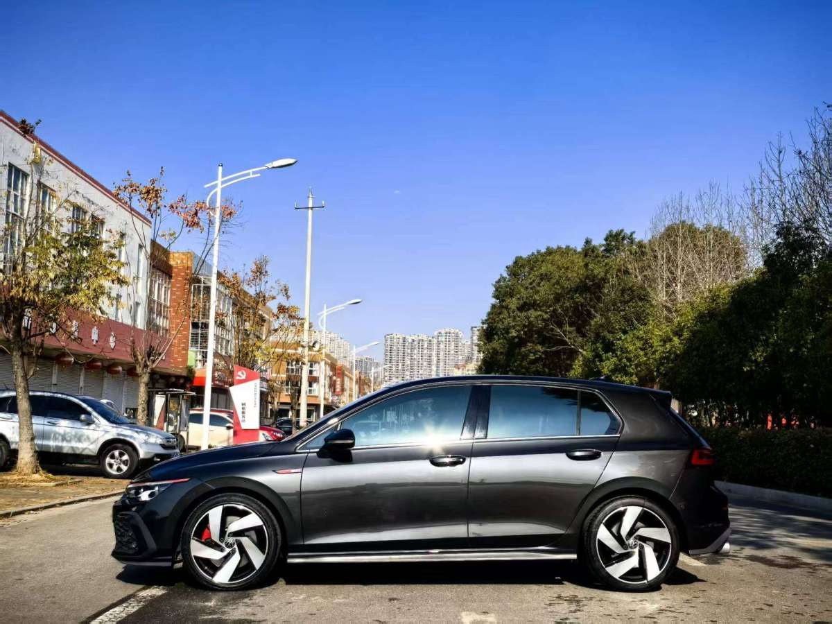 Volkswagen GolfGTI 2022 car image #2