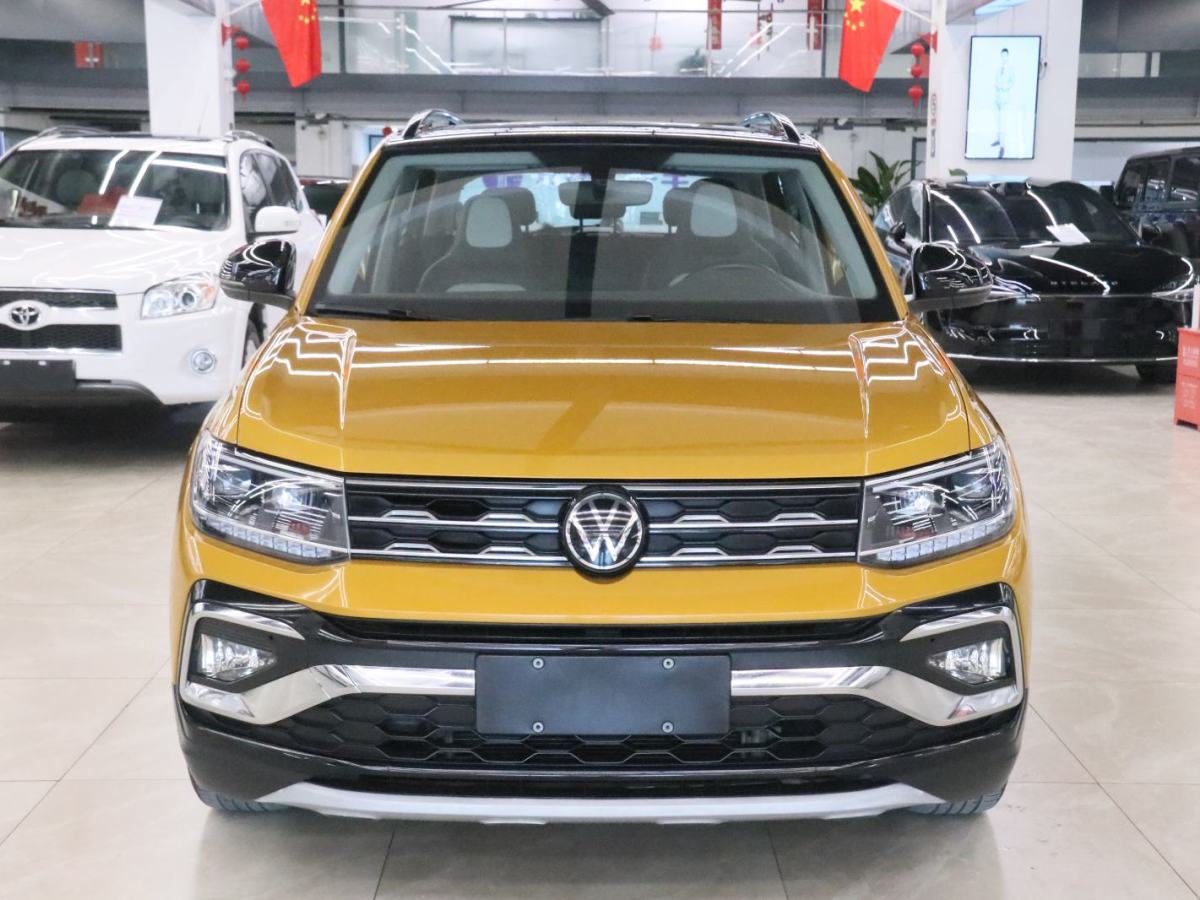 Volkswagen T-Cross 2022 car image #2