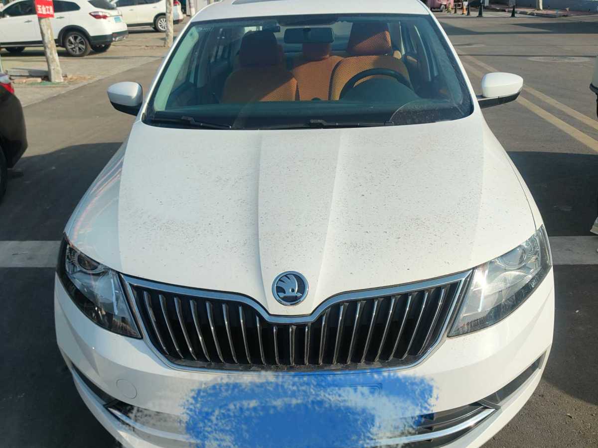 Skoda Rapid 2018 car image #2