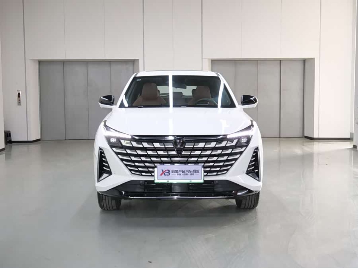 Changan UNI-Z PHEV 2024 #2 Changan UNI-Z PHEV 2024 car image #2