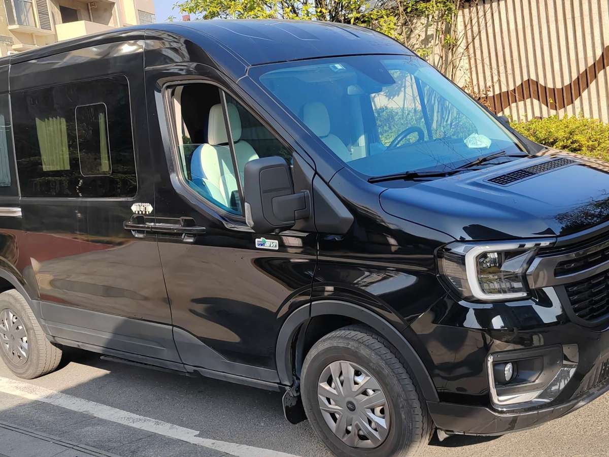 Ford Transit T8 2023 car image #2