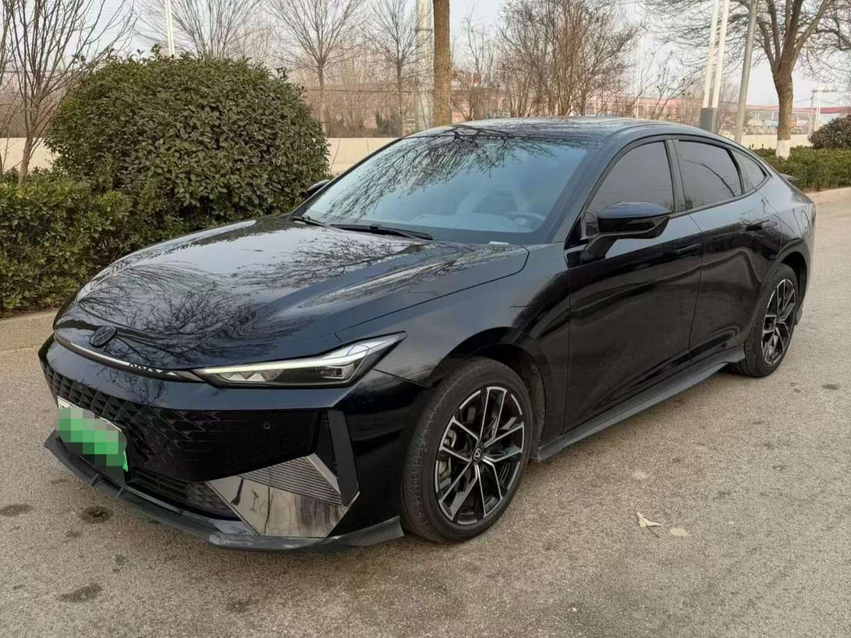 Changan UNI-V iDD 2024 car image #2