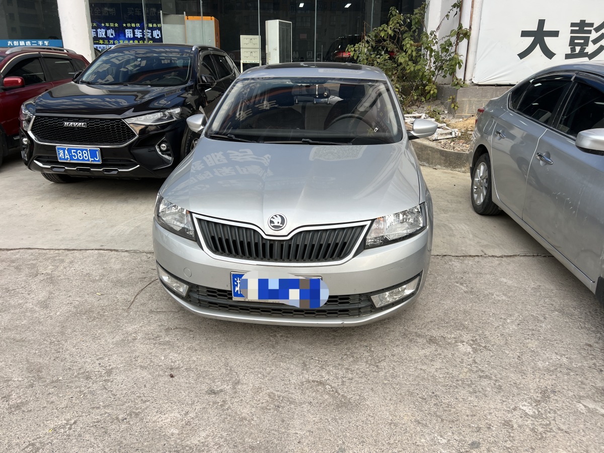 Skoda Rapid 2016 imagen de coche #2