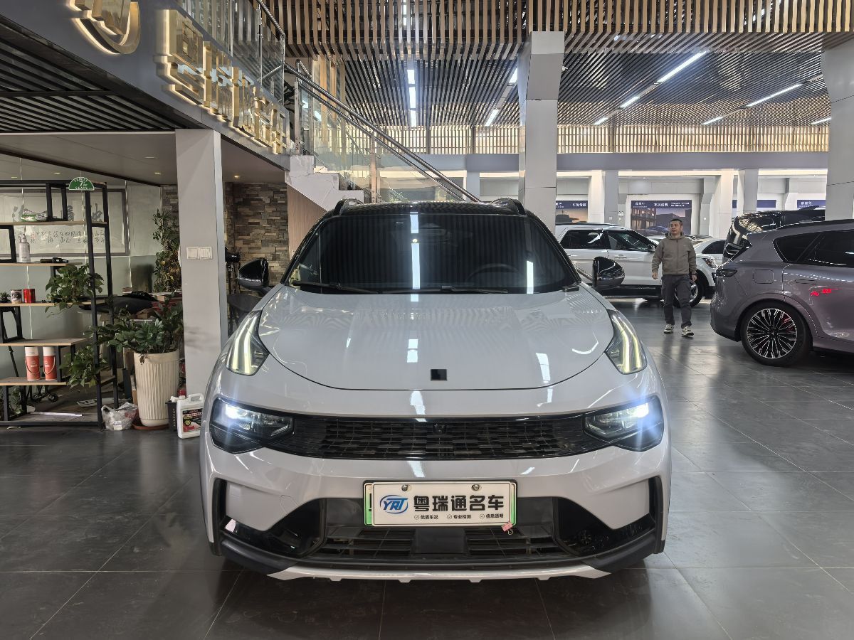 Lynk & Co 01 EM-P 2022 #2 Lynk & Co 01 EM-P 2022 car image #2