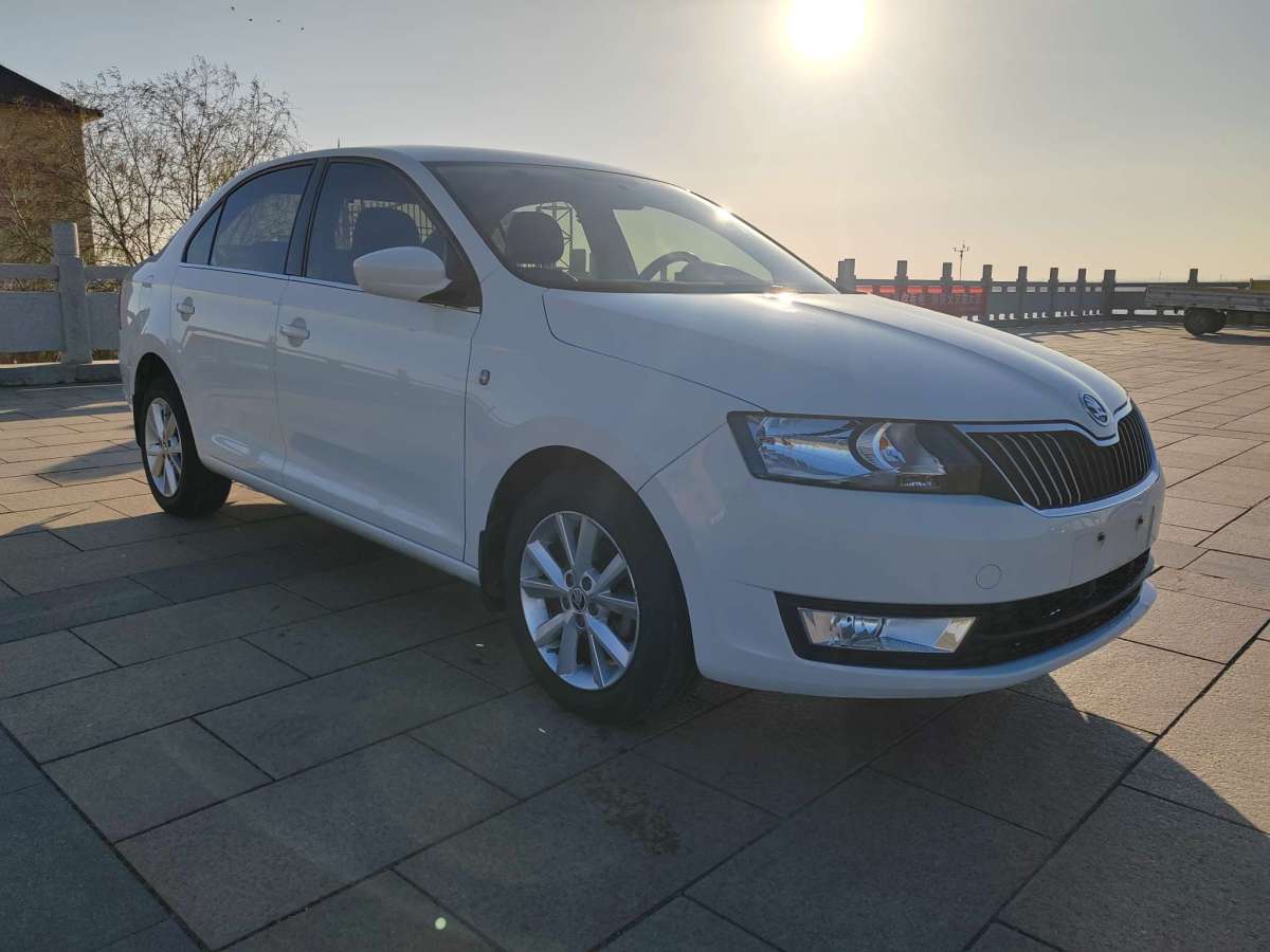 Skoda Rapid 2016 immagine di auto #2