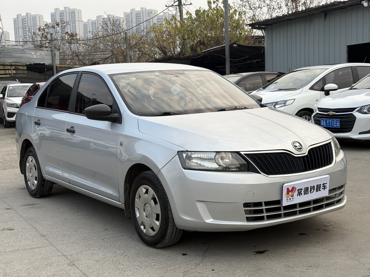 Skoda Rapid 2013 immagine di auto #2