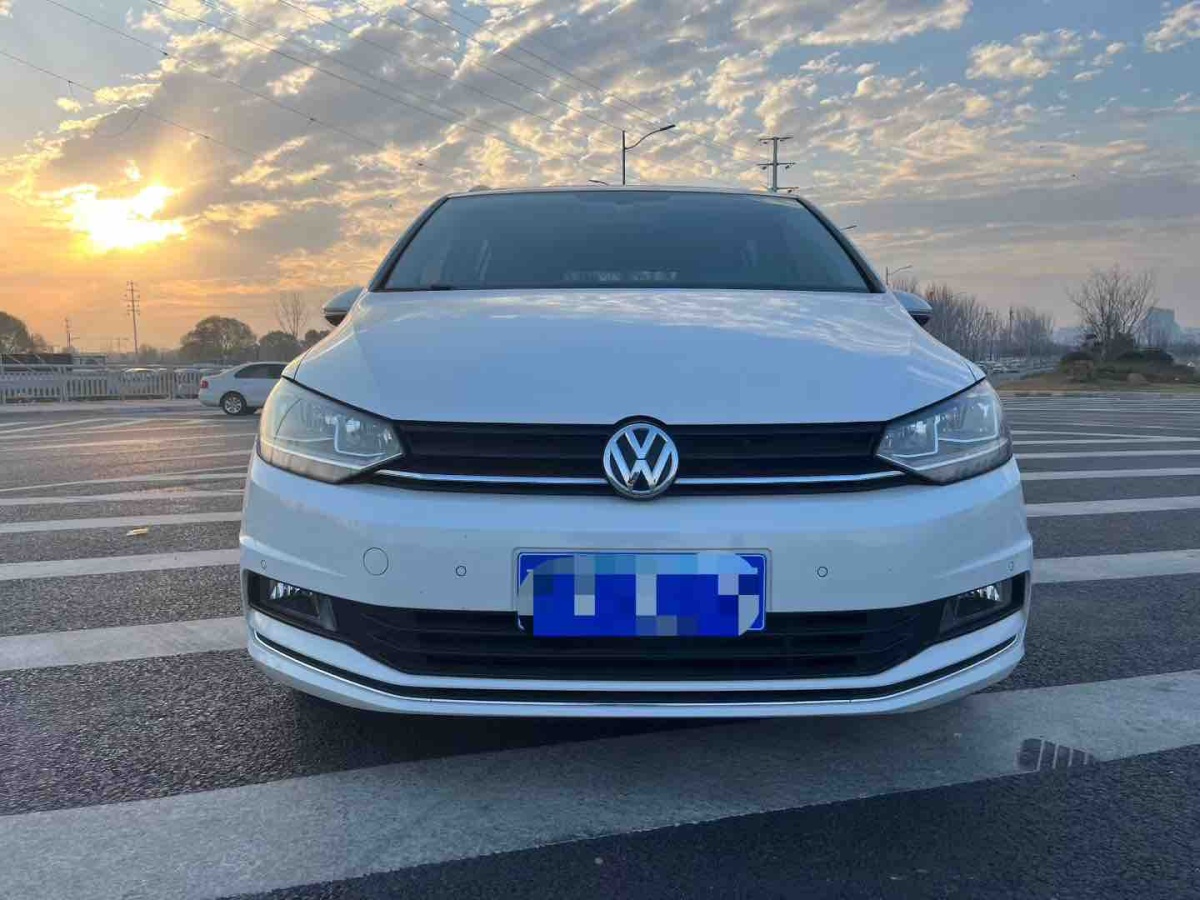 Volkswagen Touran 2017 #2 Volkswagen Touran 2017 car image #2