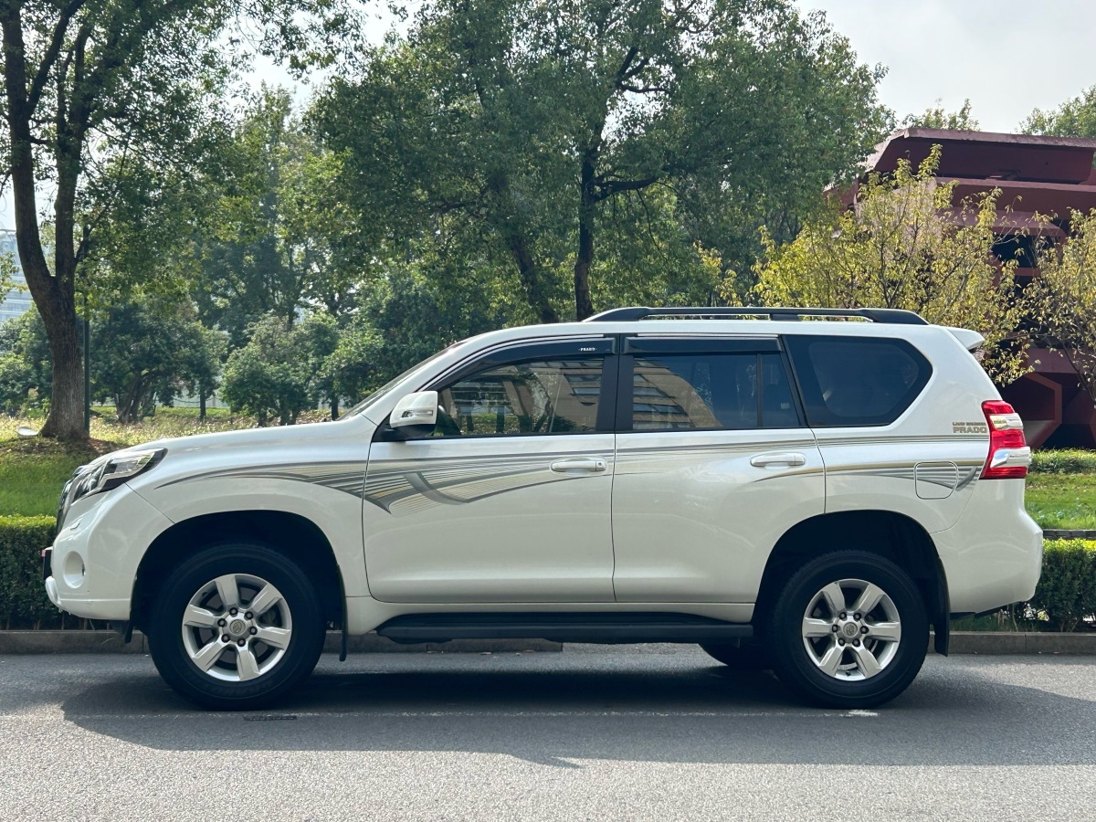 Toyota Land Cruiser Prado 2017 car image #2