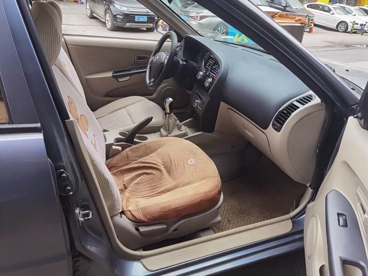 Soueast V3 Lingyue 2012 #2 Soueast V3 Lingyue 2012 car image #2