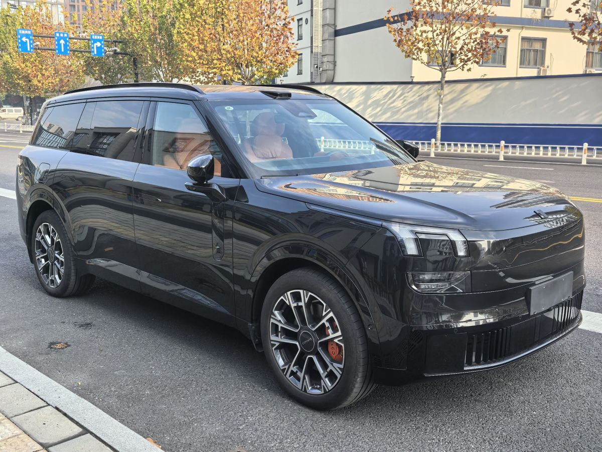 Lynk & Co 900 2025 car image #2