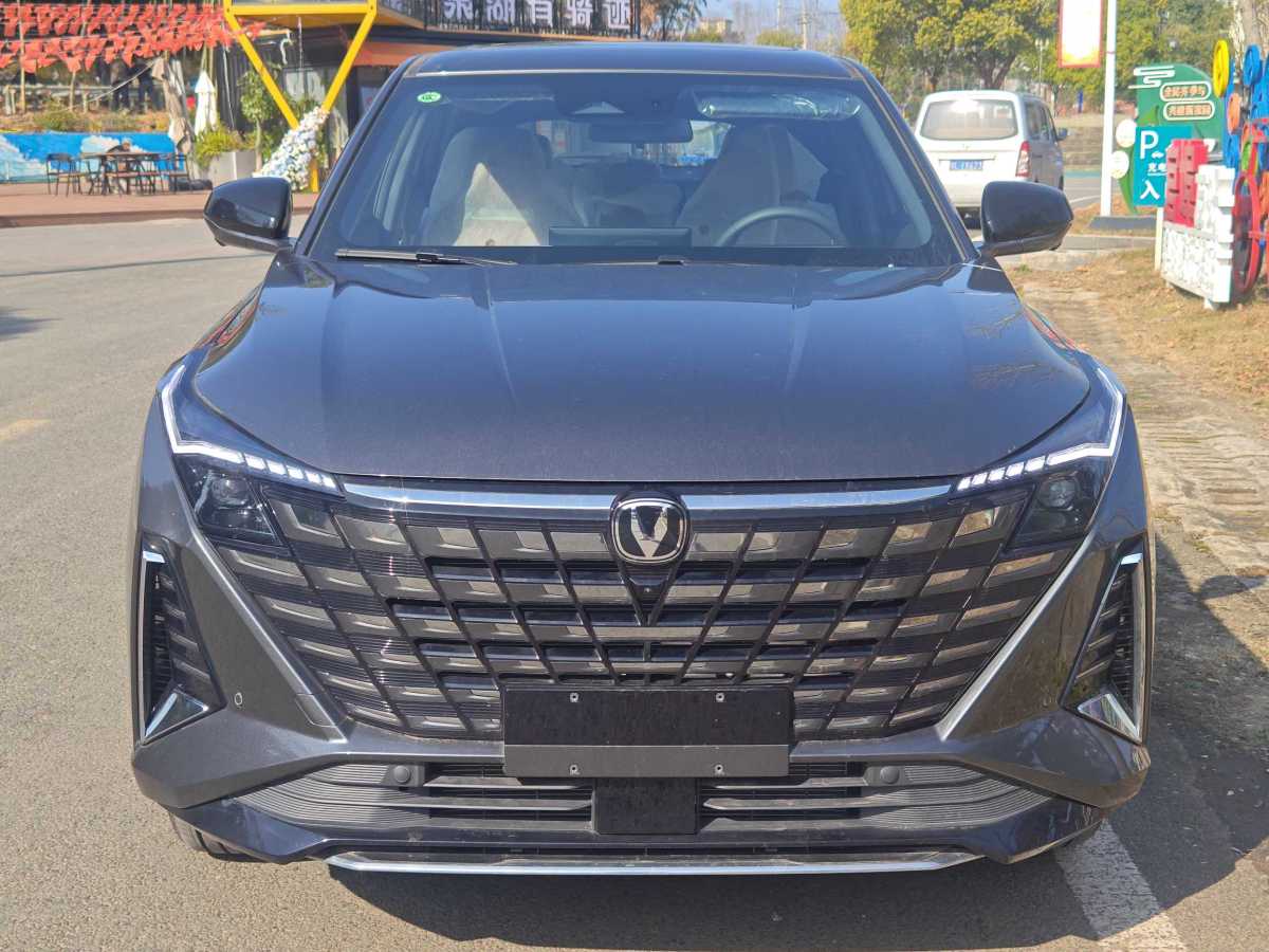 Changan UNI-Z PHEV 2025 #2 Changan UNI-Z PHEV 2025 car image #2