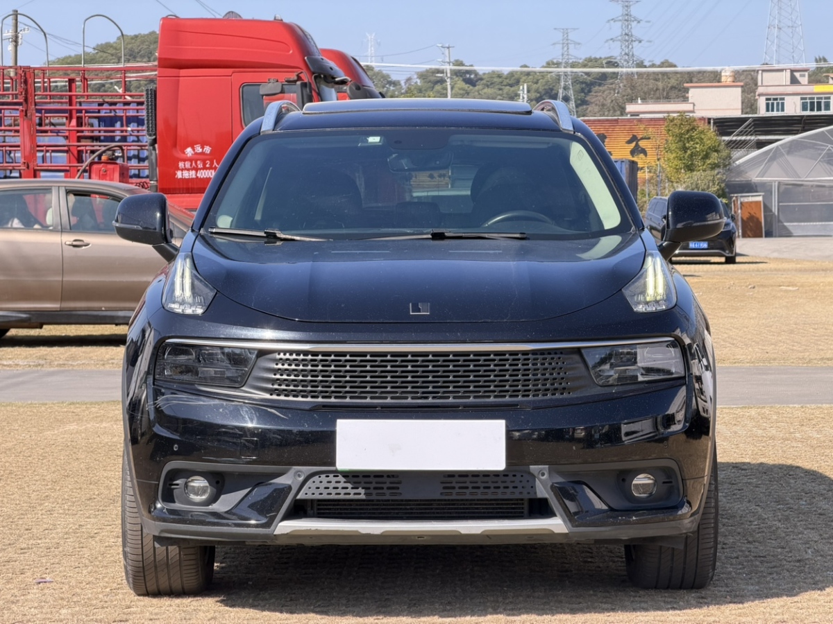 Lynk & Co 01 EM-P 2018 car image #2